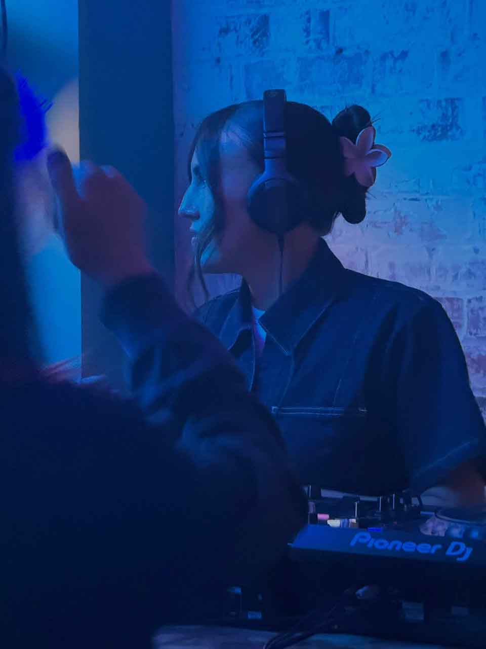 Jayley Jones DJ Jayley Jones DJ