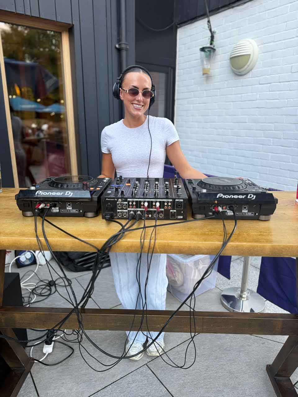 Jayley Jones DJ Jayley Jones DJ