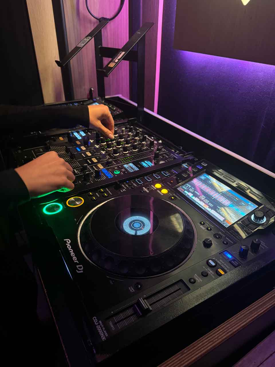 Jayley Jones DJ Jayley Jones DJ